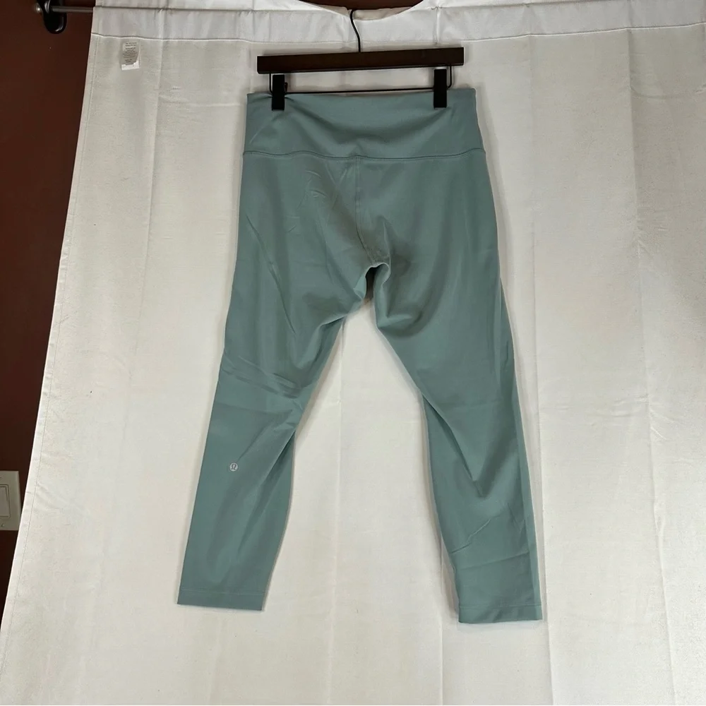 LULULEMON Women’s Size 14 Leggings Tights Crop Length High Rise Fit Athletic